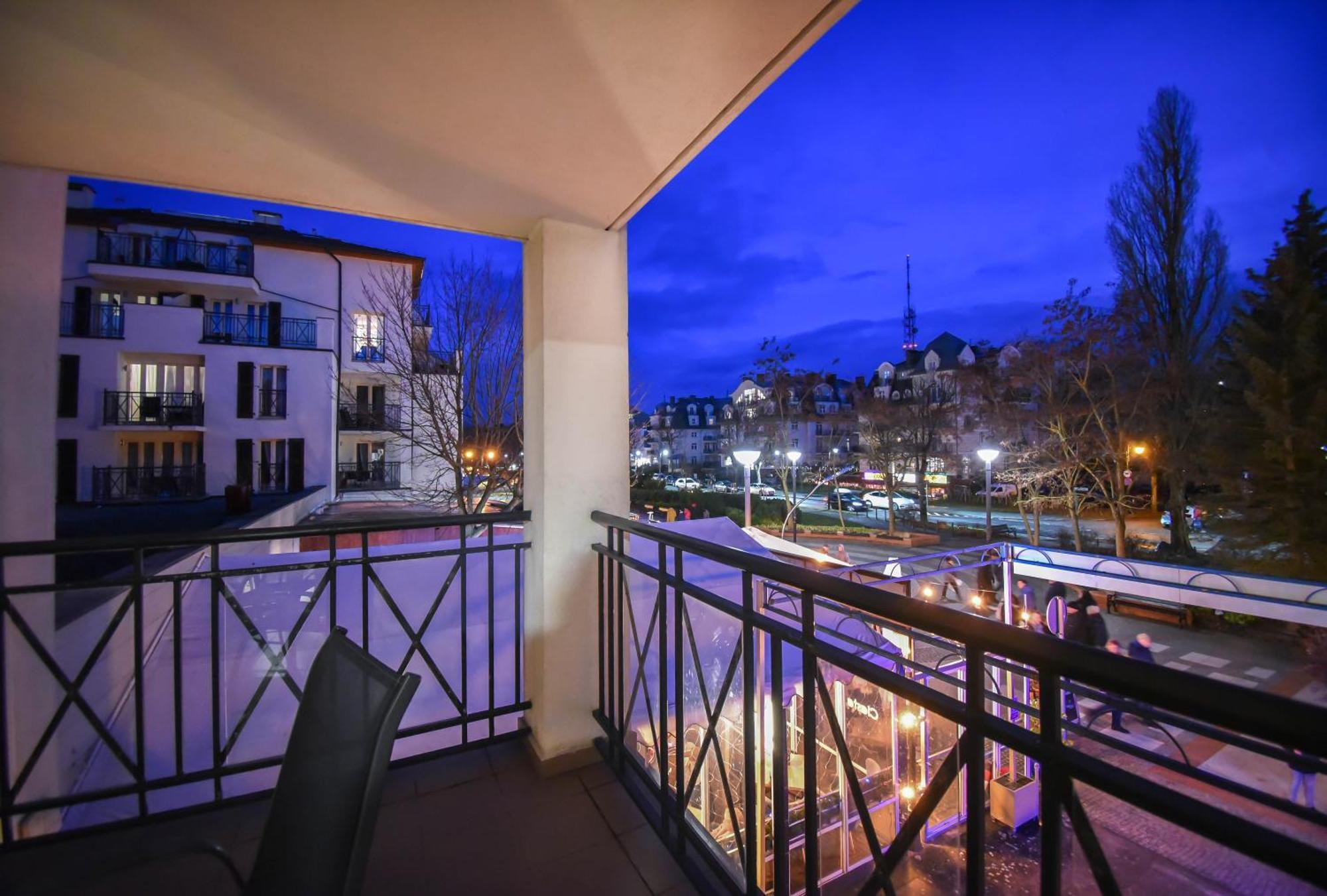 Apartamenty Promenada Z Tarasem I Parkingiem - Apartamenty Na Wyspie Swinoujscie Dış mekan fotoğraf